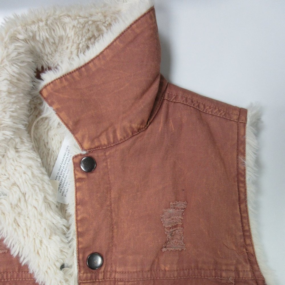 β¨ Boho Vest with Sherpa Lining - Picture 3 of 7